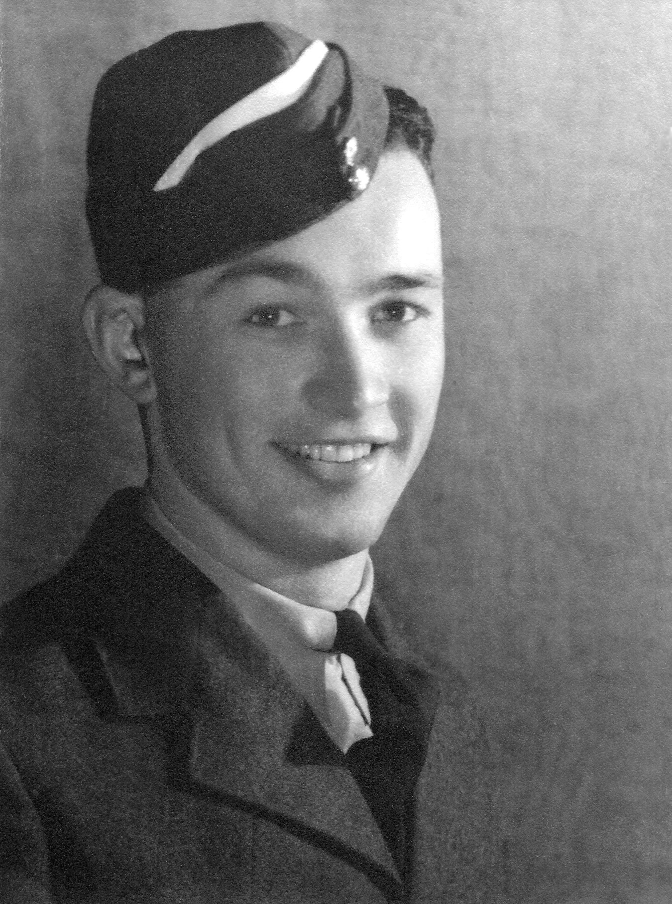 Image of Pilot Officer Colin Harvey Mcinnes